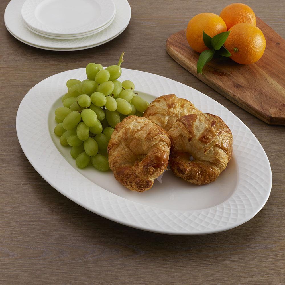 Trellis White Oval Platter - Image 3